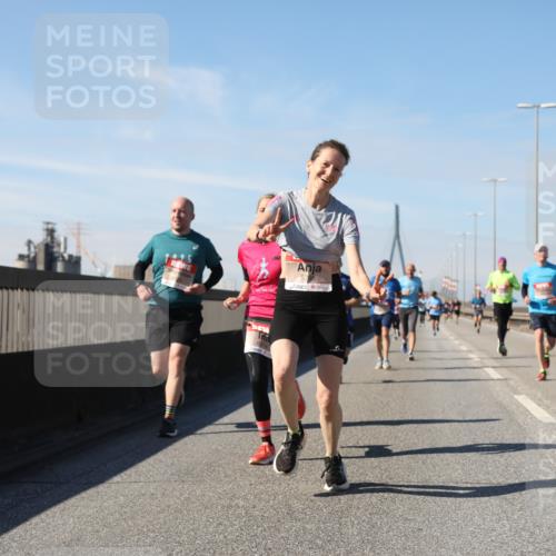 03.10.2025 - Köhlbrandbrückenlauf Yannick Fuchs http://msf.ph/oto/9189379 03.10.2025 11:48:55 Position 3 25, 5798, 6268 meine-sportfotos.de