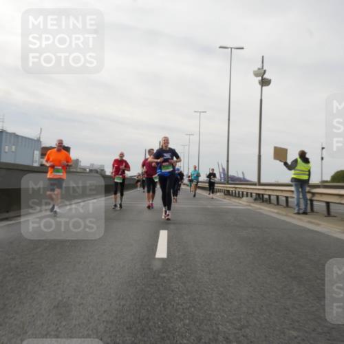 03.10.2025 - Köhlbrandbrückenlauf Matties Gatica Varas http://msf.ph/oto/9189381 03.10.2025 15:57:54 Position 3  meine-sportfotos.de