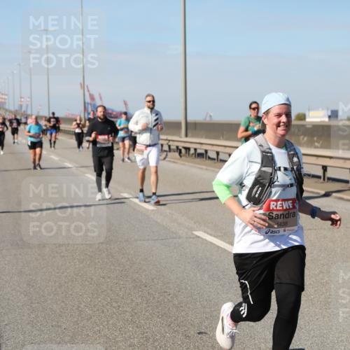 03.10.2025 - Köhlbrandbrückenlauf Yannick Fuchs http://msf.ph/oto/9189395 03.10.2025 12:09:04 Position 3 4438 meine-sportfotos.de