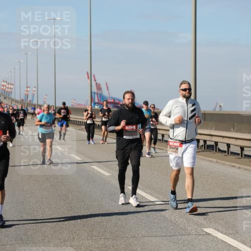 03.10.2025 - Köhlbrandbrückenlauf Yannick Fuchs http://msf.ph/oto/9189402 03.10.2025 12:09:04 Position 3 4767, 4498 meine-sportfotos.de