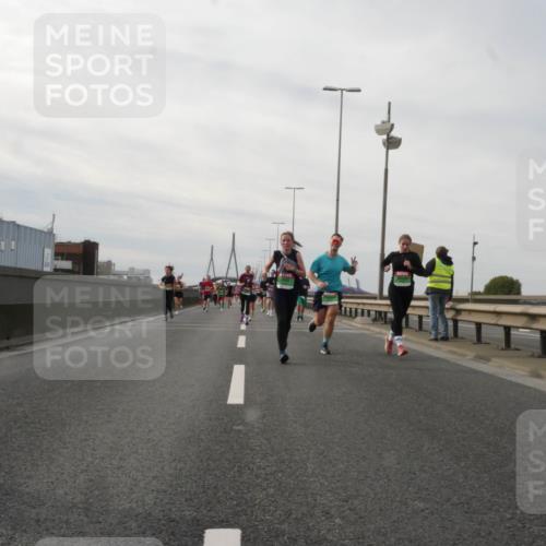 03.10.2025 - Köhlbrandbrückenlauf Matties Gatica Varas http://msf.ph/oto/9189403 03.10.2025 15:57:59 Position 3  meine-sportfotos.de