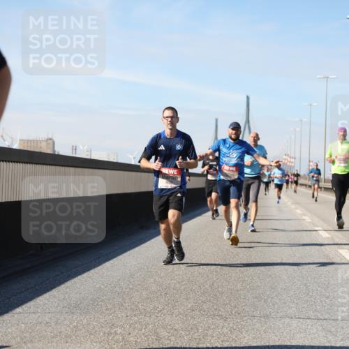 03.10.2025 - Köhlbrandbrückenlauf Yannick Fuchs http://msf.ph/oto/9189405 03.10.2025 11:48:56 Position 3 4724 meine-sportfotos.de