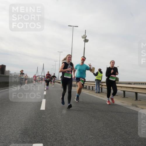 03.10.2025 - Köhlbrandbrückenlauf Matties Gatica Varas http://msf.ph/oto/9189407 03.10.2025 15:58:00 Position 3  meine-sportfotos.de