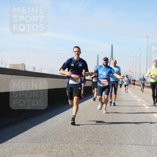 03.10.2025 - Köhlbrandbrückenlauf Yannick Fuchs http://msf.ph/oto/9189410 03.10.2025 11:48:57 Position 3 4724 meine-sportfotos.de