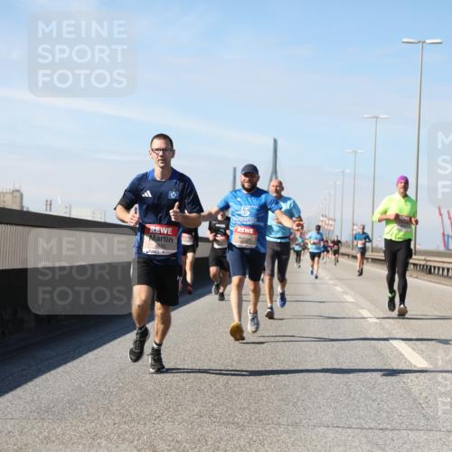 03.10.2025 - Köhlbrandbrückenlauf Yannick Fuchs http://msf.ph/oto/9189413 03.10.2025 11:48:57 Position 3 4635, 4724 meine-sportfotos.de