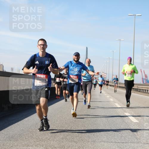 03.10.2025 - Köhlbrandbrückenlauf Yannick Fuchs http://msf.ph/oto/9189421 03.10.2025 11:48:57 Position 3 4635, 4724 meine-sportfotos.de