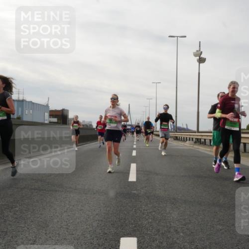 03.10.2025 - Köhlbrandbrückenlauf Matties Gatica Varas http://msf.ph/oto/9189424 03.10.2025 15:58:05 Position 3  meine-sportfotos.de
