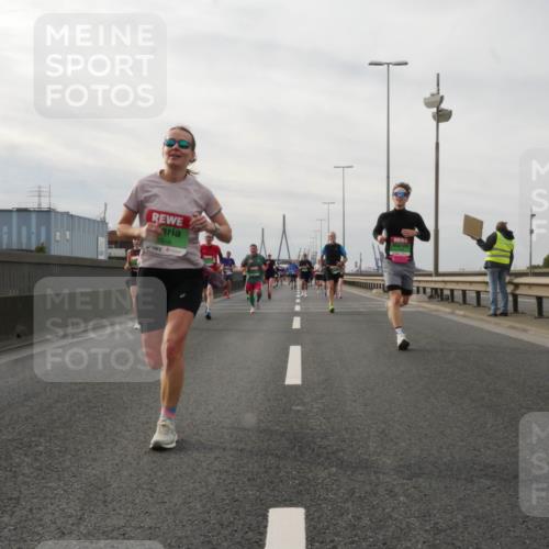 03.10.2025 - Köhlbrandbrückenlauf Matties Gatica Varas http://msf.ph/oto/9189428 03.10.2025 15:58:06 Position 3 8928 meine-sportfotos.de