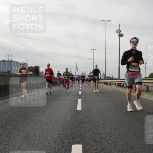 03.10.2025 - Köhlbrandbrückenlauf Matties Gatica Varas http://msf.ph/oto/9189434 03.10.2025 15:58:07 Position 3  meine-sportfotos.de
