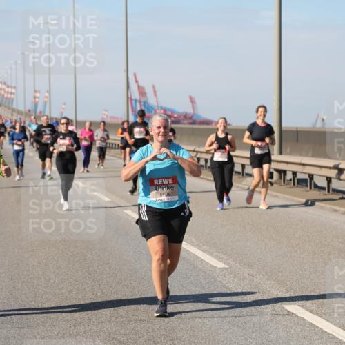 03.10.2025 - Köhlbrandbrückenlauf Yannick Fuchs http://msf.ph/oto/9189443 03.10.2025 12:09:10 Position 3 5783, 5179 meine-sportfotos.de