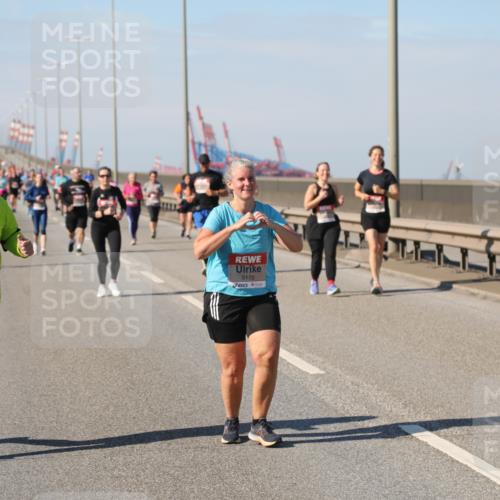 03.10.2025 - Köhlbrandbrückenlauf Yannick Fuchs http://msf.ph/oto/9189447 03.10.2025 12:09:10 Position 3 5783, 5179 meine-sportfotos.de