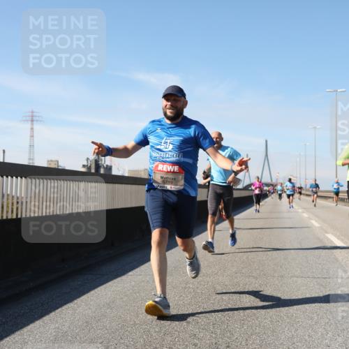 03.10.2025 - Köhlbrandbrückenlauf Yannick Fuchs http://msf.ph/oto/9189449 03.10.2025 11:48:59 Position 3 6719 meine-sportfotos.de