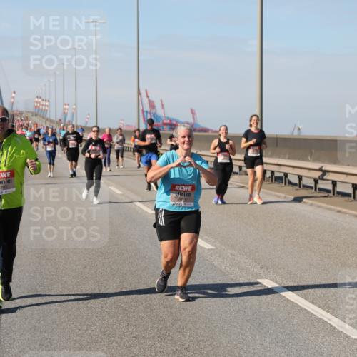 03.10.2025 - Köhlbrandbrückenlauf Yannick Fuchs http://msf.ph/oto/9189450 03.10.2025 12:09:10 Position 3 5783, 5129 meine-sportfotos.de