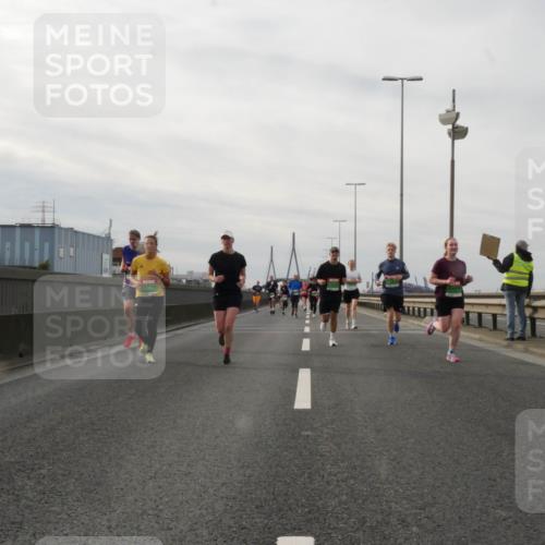03.10.2025 - Köhlbrandbrückenlauf Matties Gatica Varas http://msf.ph/oto/9189455 03.10.2025 15:58:11 Position 3  meine-sportfotos.de