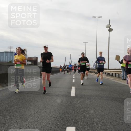 03.10.2025 - Köhlbrandbrückenlauf Matties Gatica Varas http://msf.ph/oto/9189459 03.10.2025 15:58:12 Position 3  meine-sportfotos.de