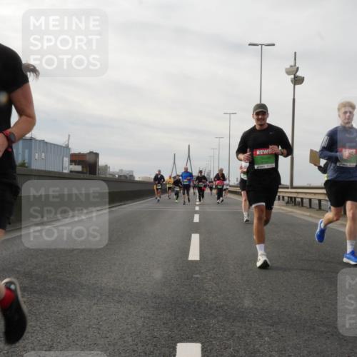 03.10.2025 - Köhlbrandbrückenlauf Matties Gatica Varas http://msf.ph/oto/9189464 03.10.2025 15:58:14 Position 3 9735 meine-sportfotos.de