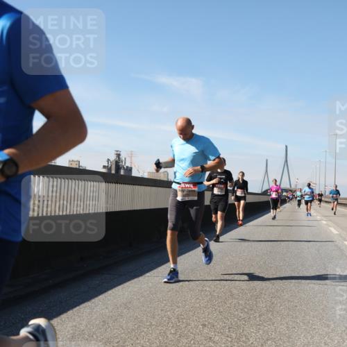 03.10.2025 - Köhlbrandbrückenlauf Yannick Fuchs http://msf.ph/oto/9189465 03.10.2025 11:49:00 Position 3 19, 4175, 5637 meine-sportfotos.de