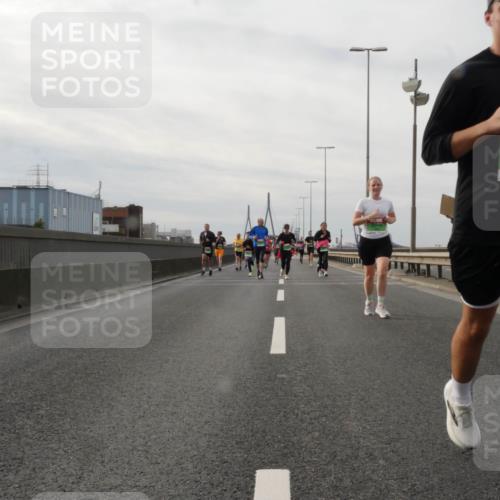 03.10.2025 - Köhlbrandbrückenlauf Matties Gatica Varas http://msf.ph/oto/9189468 03.10.2025 15:58:15 Position 3 9735 meine-sportfotos.de