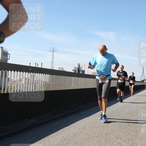 03.10.2025 - Köhlbrandbrückenlauf Yannick Fuchs http://msf.ph/oto/9189469 03.10.2025 11:49:00 Position 3  meine-sportfotos.de