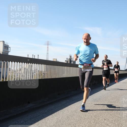 03.10.2025 - Köhlbrandbrückenlauf Yannick Fuchs http://msf.ph/oto/9189472 03.10.2025 11:49:00 Position 3 4175 meine-sportfotos.de