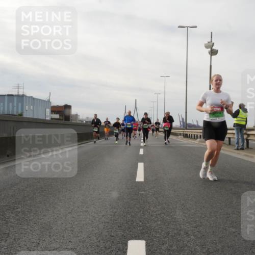 03.10.2025 - Köhlbrandbrückenlauf Matties Gatica Varas http://msf.ph/oto/9189474 03.10.2025 15:58:16 Position 3  meine-sportfotos.de