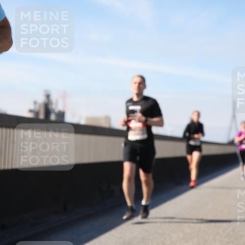 03.10.2025 - Köhlbrandbrückenlauf Yannick Fuchs http://msf.ph/oto/9189479 03.10.2025 11:49:01 Position 3  meine-sportfotos.de