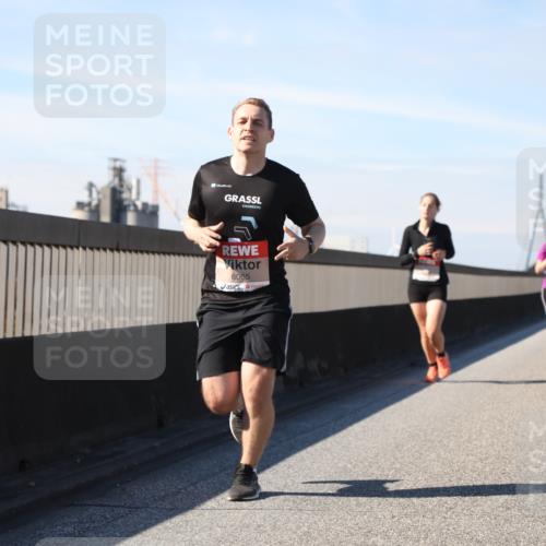 03.10.2025 - Köhlbrandbrückenlauf Yannick Fuchs http://msf.ph/oto/9189485 03.10.2025 11:49:01 Position 3 6065 meine-sportfotos.de