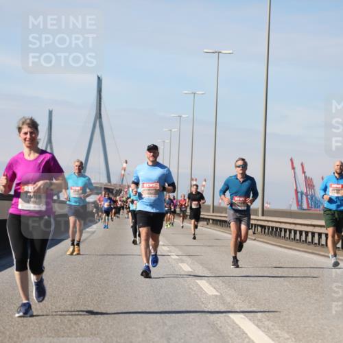 03.10.2025 - Köhlbrandbrückenlauf Yannick Fuchs http://msf.ph/oto/9189509 03.10.2025 11:49:03 Position 3  meine-sportfotos.de