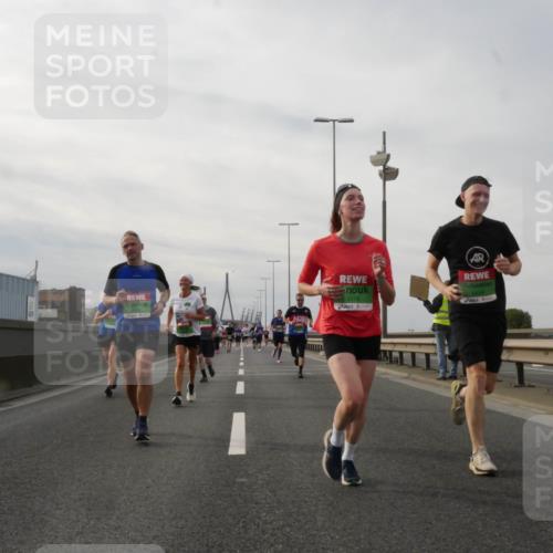 03.10.2025 - Köhlbrandbrückenlauf Matties Gatica Varas http://msf.ph/oto/9189515 03.10.2025 15:58:25 Position 3 9116 meine-sportfotos.de