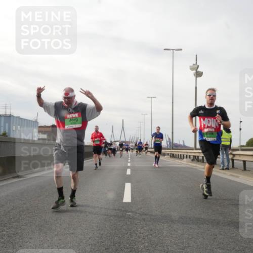 03.10.2025 - Köhlbrandbrückenlauf Matties Gatica Varas http://msf.ph/oto/9189519 03.10.2025 15:58:28 Position 3 8066 meine-sportfotos.de
