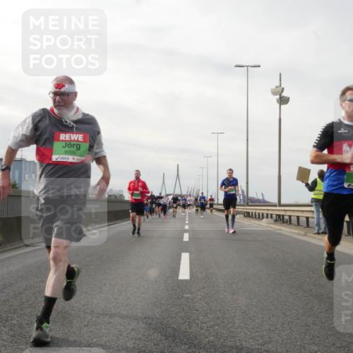 03.10.2025 - Köhlbrandbrückenlauf Matties Gatica Varas http://msf.ph/oto/9189521 03.10.2025 15:58:29 Position 3 8066, 7157 meine-sportfotos.de
