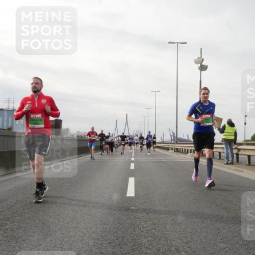 03.10.2025 - Köhlbrandbrückenlauf Matties Gatica Varas http://msf.ph/oto/9189531 03.10.2025 15:58:31 Position 3  meine-sportfotos.de