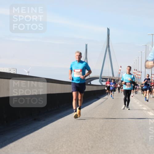 03.10.2025 - Köhlbrandbrückenlauf Yannick Fuchs http://msf.ph/oto/9189540 03.10.2025 11:49:06 Position 3  meine-sportfotos.de