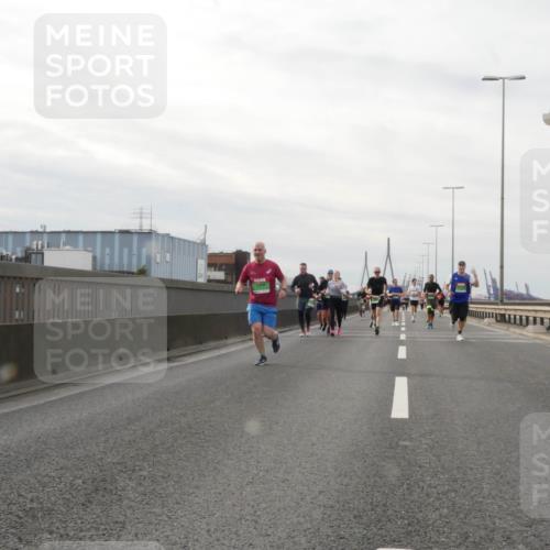03.10.2025 - Köhlbrandbrückenlauf Matties Gatica Varas http://msf.ph/oto/9189542 03.10.2025 15:58:34 Position 3  meine-sportfotos.de