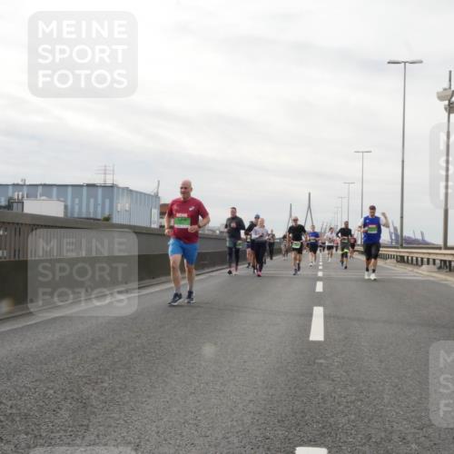 03.10.2025 - Köhlbrandbrückenlauf Matties Gatica Varas http://msf.ph/oto/9189544 03.10.2025 15:58:34 Position 3  meine-sportfotos.de