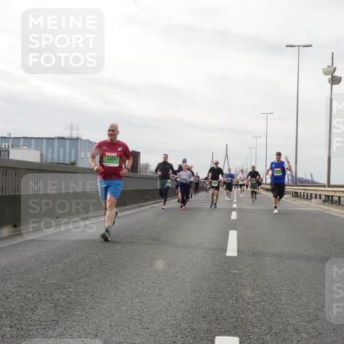 03.10.2025 - Köhlbrandbrückenlauf Matties Gatica Varas http://msf.ph/oto/9189546 03.10.2025 15:58:35 Position 3  meine-sportfotos.de