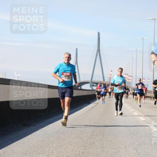 03.10.2025 - Köhlbrandbrückenlauf Yannick Fuchs http://msf.ph/oto/9189548 03.10.2025 11:49:07 Position 3 4288, 4249 meine-sportfotos.de