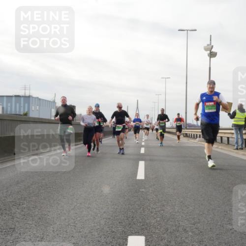 03.10.2025 - Köhlbrandbrückenlauf Matties Gatica Varas http://msf.ph/oto/9189554 03.10.2025 15:58:37 Position 3  meine-sportfotos.de
