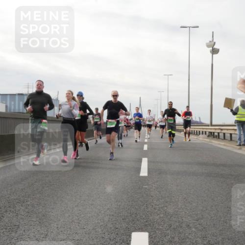 03.10.2025 - Köhlbrandbrückenlauf Matties Gatica Varas http://msf.ph/oto/9189559 03.10.2025 15:58:38 Position 3  meine-sportfotos.de
