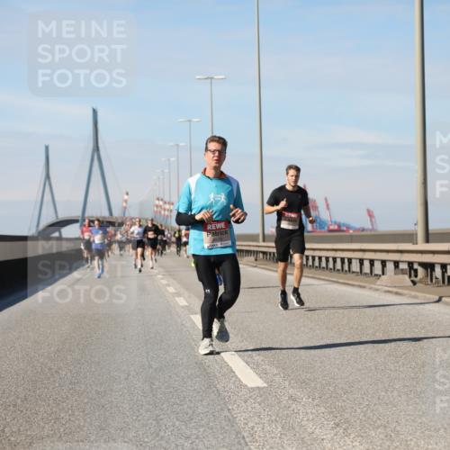 03.10.2025 - Köhlbrandbrückenlauf Yannick Fuchs http://msf.ph/oto/9189569 03.10.2025 11:49:10 Position 3 6533 meine-sportfotos.de