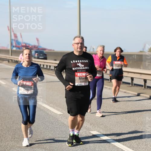 03.10.2025 - Köhlbrandbrückenlauf Yannick Fuchs http://msf.ph/oto/9189571 03.10.2025 12:09:21 Position 3 6290, 6289 meine-sportfotos.de