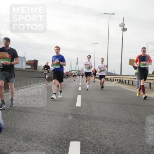 03.10.2025 - Köhlbrandbrückenlauf Matties Gatica Varas http://msf.ph/oto/9189577 03.10.2025 15:58:41 Position 3  meine-sportfotos.de