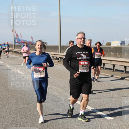 03.10.2025 - Köhlbrandbrückenlauf Yannick Fuchs http://msf.ph/oto/9189579 03.10.2025 12:09:21 Position 3 6290, 6289 meine-sportfotos.de