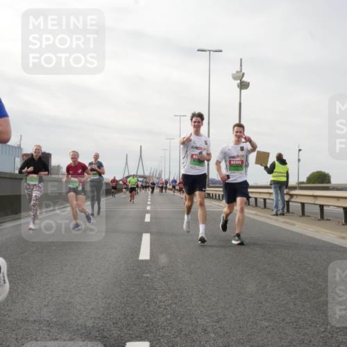 03.10.2025 - Köhlbrandbrückenlauf Matties Gatica Varas http://msf.ph/oto/9189584 03.10.2025 15:58:43 Position 3 29 meine-sportfotos.de