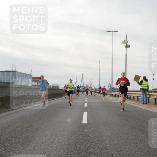 03.10.2025 - Köhlbrandbrückenlauf Matties Gatica Varas http://msf.ph/oto/9189601 03.10.2025 15:58:47 Position 3  meine-sportfotos.de