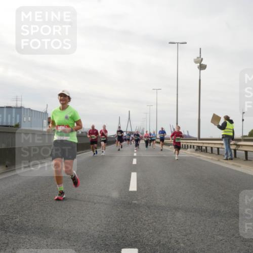 03.10.2025 - Köhlbrandbrückenlauf Matties Gatica Varas http://msf.ph/oto/9189615 03.10.2025 15:58:49 Position 3 9614 meine-sportfotos.de