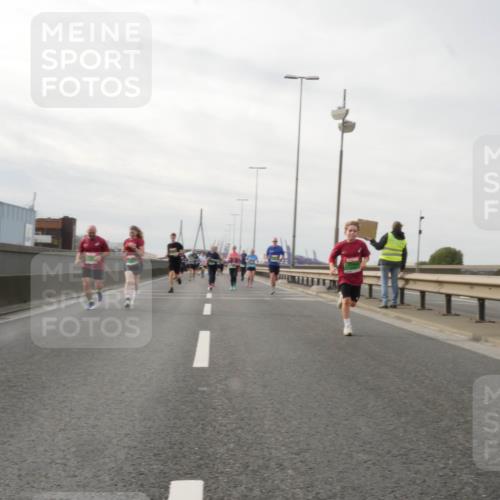 03.10.2025 - Köhlbrandbrückenlauf Matties Gatica Varas http://msf.ph/oto/9189621 03.10.2025 15:58:51 Position 3  meine-sportfotos.de