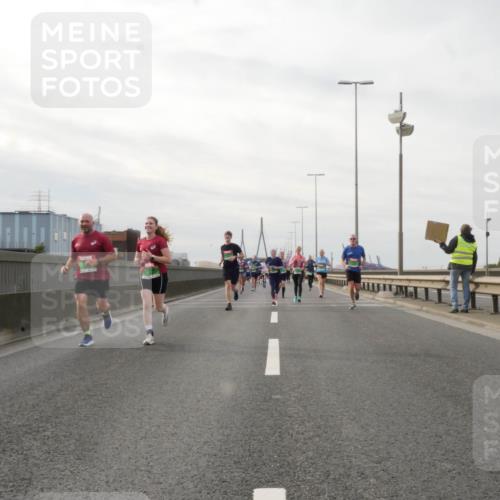 03.10.2025 - Köhlbrandbrückenlauf Matties Gatica Varas http://msf.ph/oto/9189627 03.10.2025 15:58:52 Position 3  meine-sportfotos.de