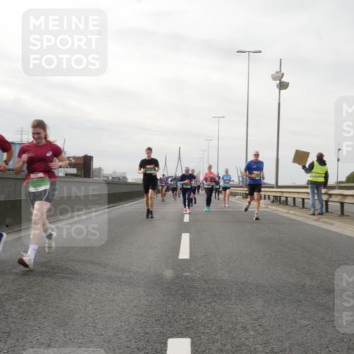 03.10.2025 - Köhlbrandbrückenlauf Matties Gatica Varas http://msf.ph/oto/9189632 03.10.2025 15:58:53 Position 3  meine-sportfotos.de
