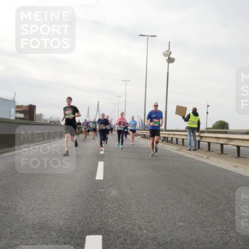 03.10.2025 - Köhlbrandbrückenlauf Matties Gatica Varas http://msf.ph/oto/9189634 03.10.2025 15:58:54 Position 3  meine-sportfotos.de